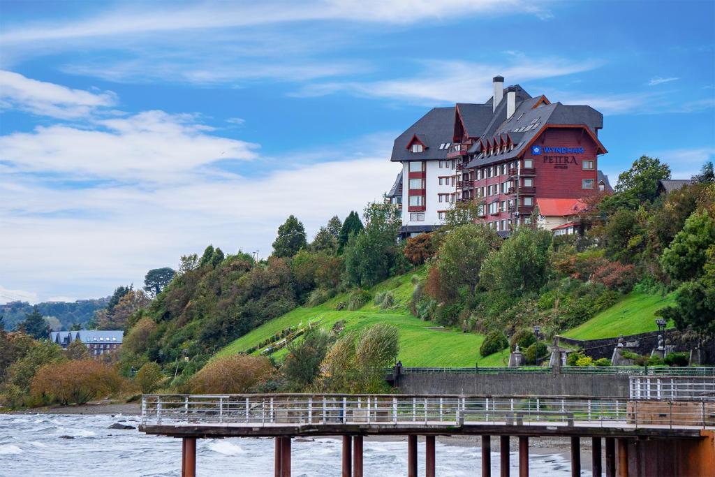 Puerto Varas Chile hotel Wyndham Puerto Varas Pettra