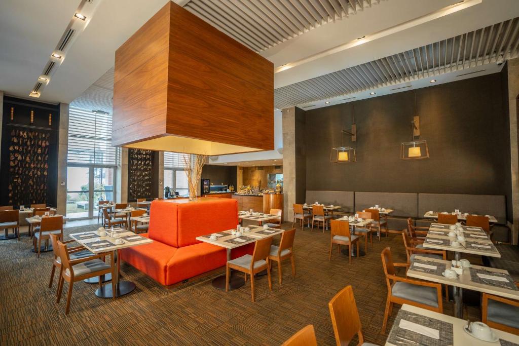 Santiago Chile hotel Hilton Garden Inn Santiago Airport