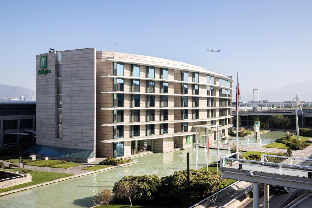Santiago Chile hotel Holiday Inn Santiago - Airport Terminal by IHG